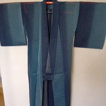 여성용 기모노 샤 여름 소재 네이비 컬러 세로 줄무늬