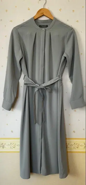 [새상품급] 애로우즈 롱 원피스 탁한 그린 허리 리본 리본 펄 드레이프감