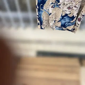 The Wardrobe Ltd. 호랑이 무늬 하와이안 셔츠