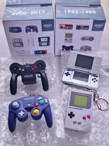 닌텐도 뮤지엄 게임 하드 키링 세트 판매 증정 쇼핑백 포함