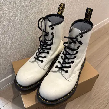 닥터마틴 화이트 부츠