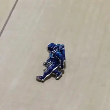 미세스 그린애플 젠진 핀 배지