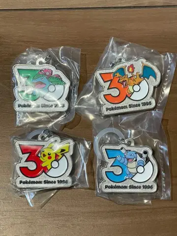 포켓몬 30주년 메탈 참 4개 세트 피카츄 리자몽