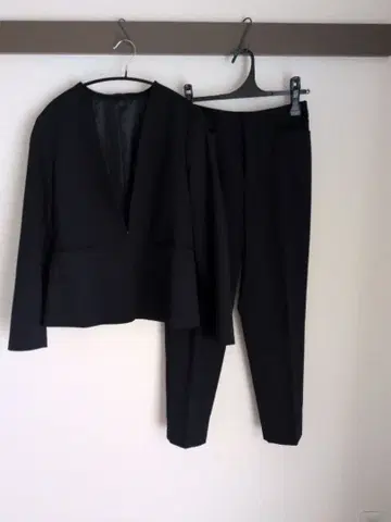 gu 워셔블 노카라 자켓 팬츠 셋업 네이비