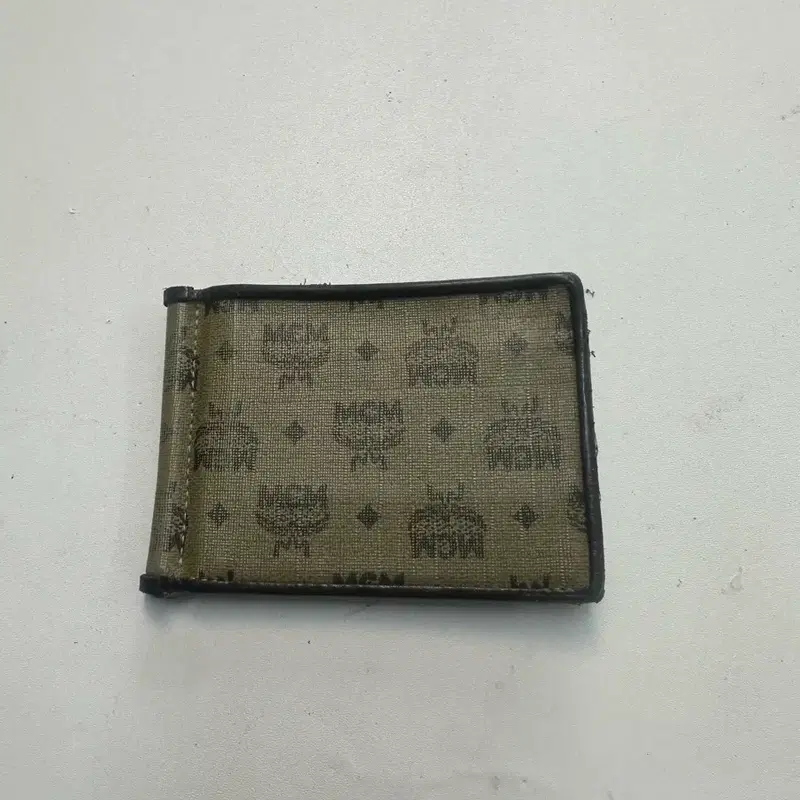 정품 MCM 비세토스 머니클립 지갑 판매합니다