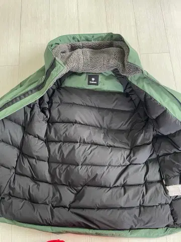 Goldwin 그린 다운 자켓 S 사이즈