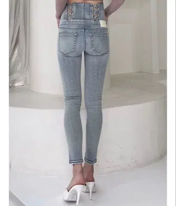 GYDA 하이웨스트 버튼 BACK W 레이스업 스키니 팬츠 라이트 블루