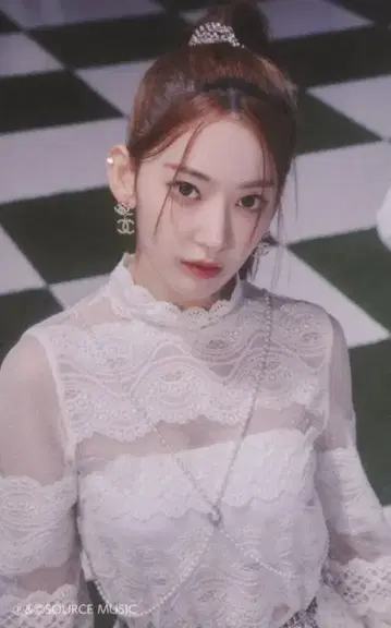 르세라핌 UMS 사쿠라 피어리스 일본반