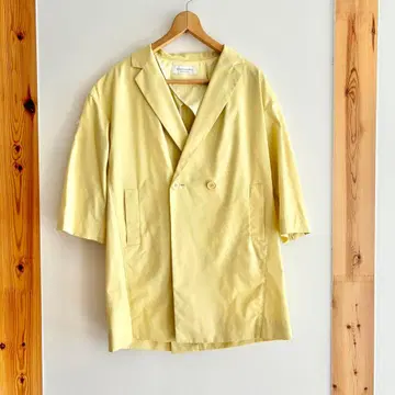 SPICK AND SPAN 테일러드 자켓 연한 옐로우 컬러 반팔