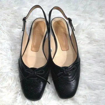 새상품급 REGAL CLASS 리걸클래스 백 스트랩 펌프스 23.5