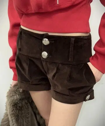 SHAGGIE 버튼 벨벳 숏팬츠 (브라운 블랙)