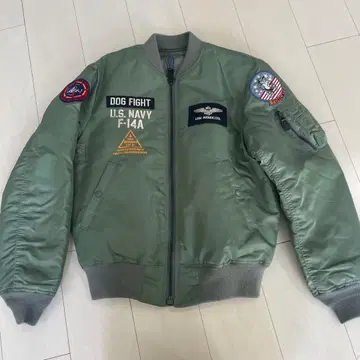 AVIREX ma-1 플라이트 자켓 톰캣