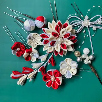 일본풍 머리 장식 세트 빨간색과 화이트 꽃무늬