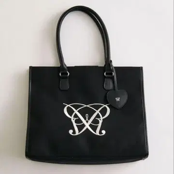 Aimerianejoie 하트 거울 참 포함 토트 블랙