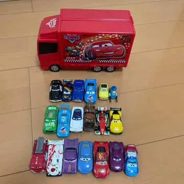 토미카 카즈 미니카 19대와 맥 트레일러 세트