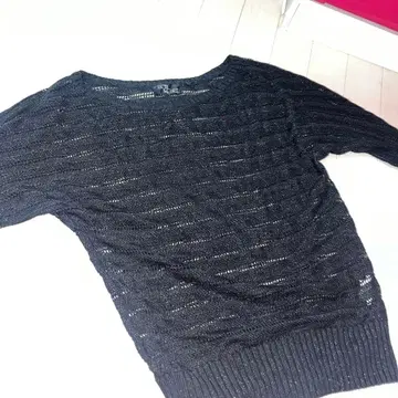 CECIL McBEE 상의 라메 헤이세이 갸루