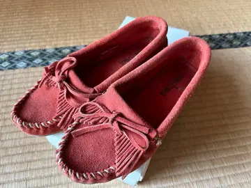 MINNETONKA KILTY SUEDE MOCCASIN