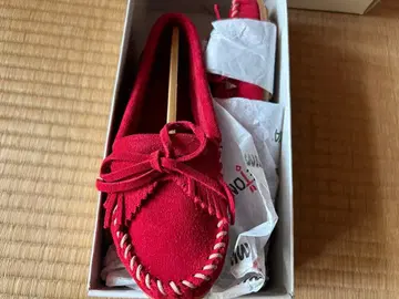 MINNETONKA KILTY SUEDE MOCCASIN