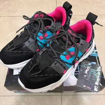 MTV x 하츠네 미쿠 한정판 콜라보 스니커즈 (24cm)