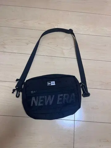 NEW ERA 숄더백 블랙