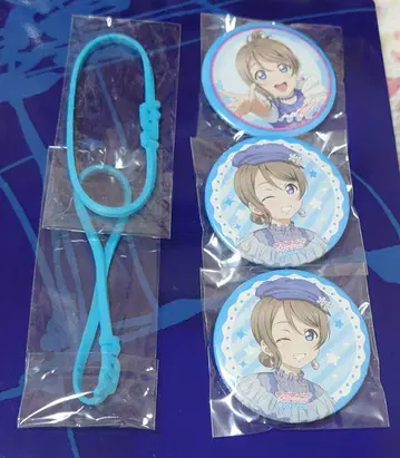 와타나베 요 캔뱃지 3개 반지 2개