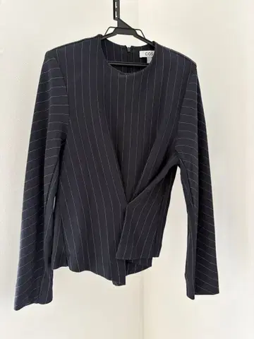 COS 네이비 스트라이프 긴팔 셔츠