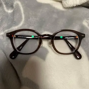 JINS 눈이 작아지지 않는 안경