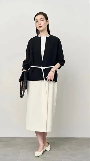 새상품 soeju 프론트 후크 8분 소매 자켓 블랙 M