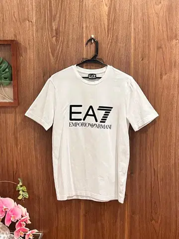 EA7 엠포리오 아르마니 로코 화이트 티셔츠