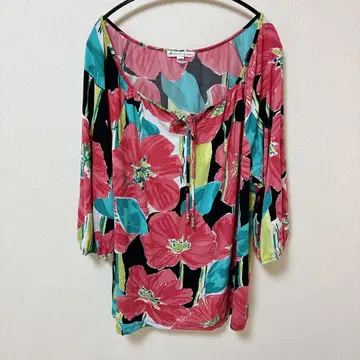 새상품급 플라워 프린트 튜닉 패턴 제품 큰 사이즈 얇은 소재 상의
