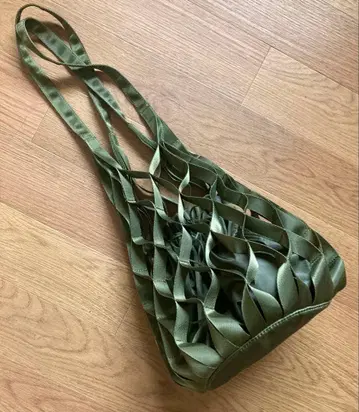 KIKO 가볍고 세련된 숄더백 카키 모스그린