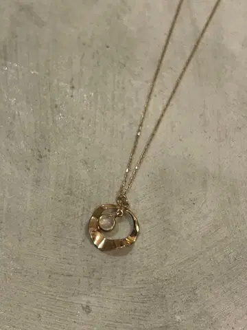 [ 새상품 ] K10YG 골드 문스톤 펜던트 목걸이