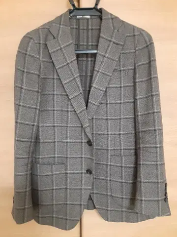 이번 시즌 트렌드 패턴 [새상품급] 비슈 원단 체크 자켓 브라운색