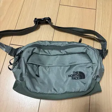 THE NORTH FACE 바디백 카키