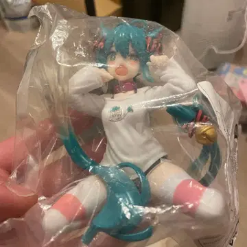 하츠네 미쿠 고양이 귀 T셔츠 피규어