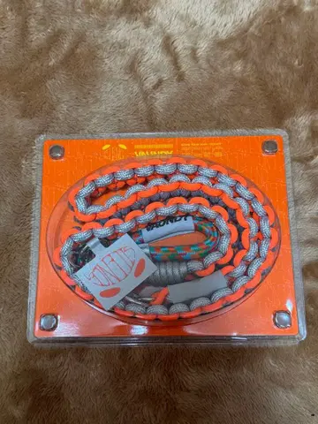 Vaundy Phone Tab & Strap 'SILENCE'