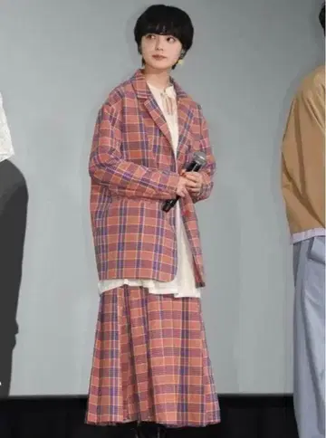 히라테 유리나 착용 멀로 셋업