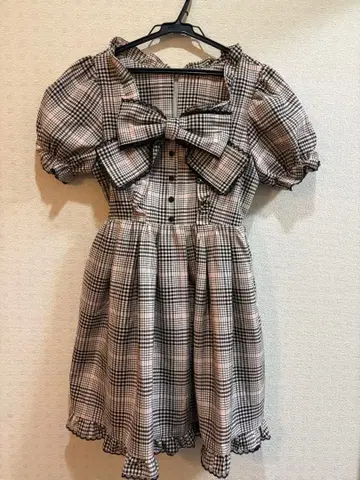 Honey Cinnamon 체크 무늬 리본 포함 반팔 미니 원피스