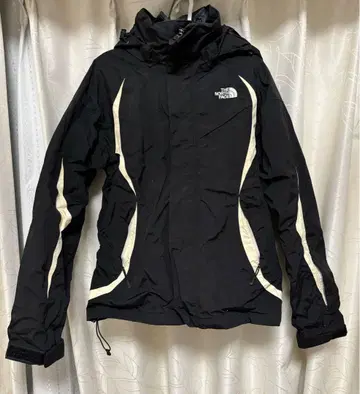 The North Face의 HyVent 구제 의류 자켓