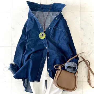 새상품급 어반 리서치 도어스 데님 레귤러 카라 셔츠 인디고 블루