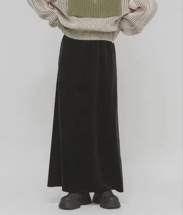 새상품! KBF 벨로아 내로우 스커트