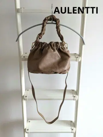 [ AULENTTI ] 개더 숄더백 가죽