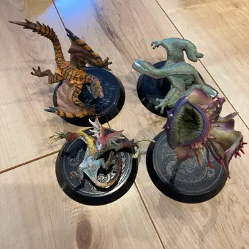 몬스터 헌터 피규어 4개