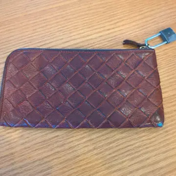 브라운 가죽 퀼팅 장지갑