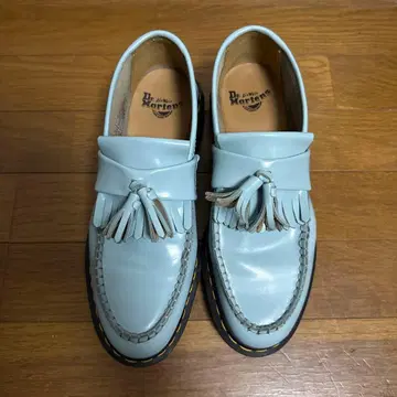 닥터 마틴 라이트 블루 로퍼 에이드리안