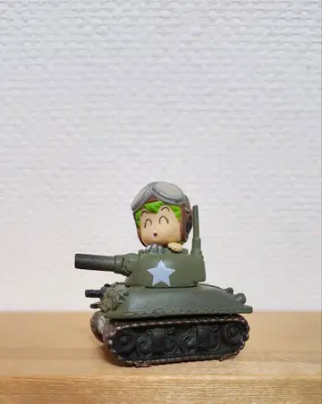 Dr. 슬럼프 아라레짱 밀리터리 코스튬 피규어 갓짱 + 탱크