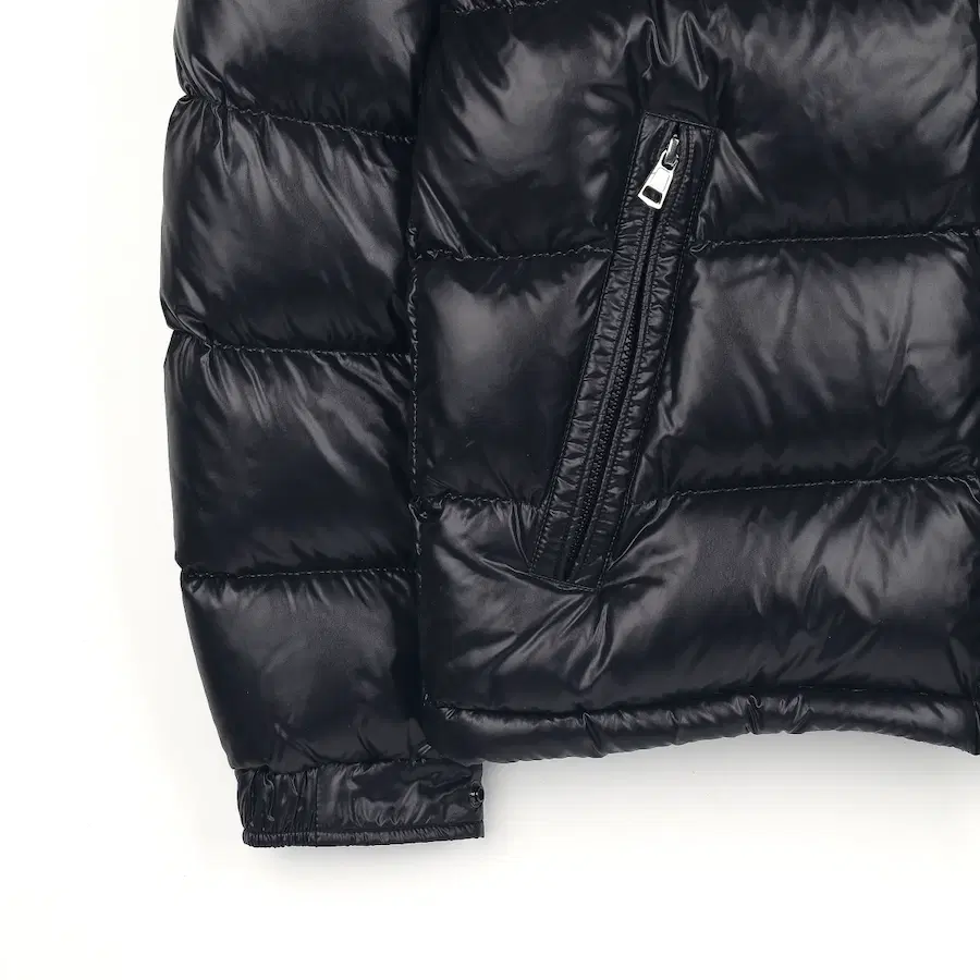 Moncler Maya 短款羽绒服