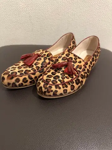 Rupert Sanderson 레오파드 무늬 로퍼 세일 진행 중