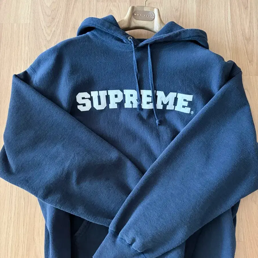 New XL Supreme Collegiate Appliqué Hooded Zip-Up on Bunjang Global