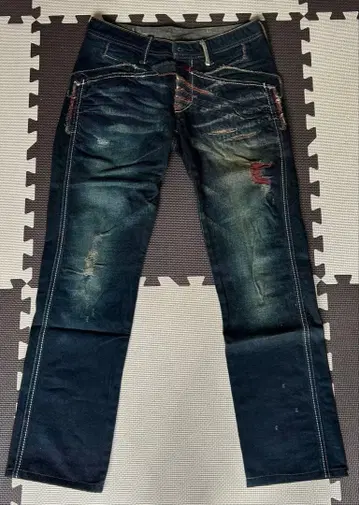 마리떼 프랑소와 저버 데미지 가공 스트레이트 데님